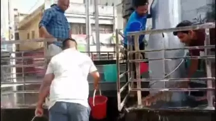 लोहरदगा: पावर गंज चौक पर भाजपा नगर मंडल ने सुभाष चंद्र बोस की प्रतिमा स्थल पर चलाया स्वच्छता अभियान