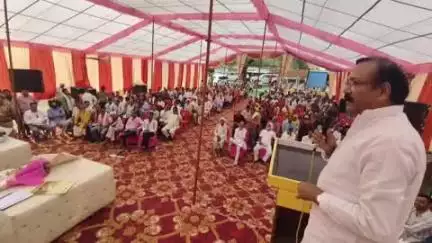 बाह: चित्राहाट में सांसद राजकुमार चाहर ने कहा- किसानों की उन्नति से ही देश होगा विकसित