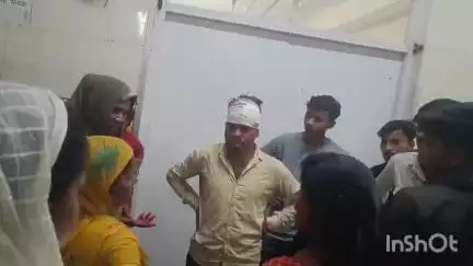 उन्नाव: उन्नाव के सेरैंया गांव में पारिवारिक कलह के चलते भतीजे ने चाचा के सिर पर किया ईंट से हमला, चाचा गंभीर रूप से घायल