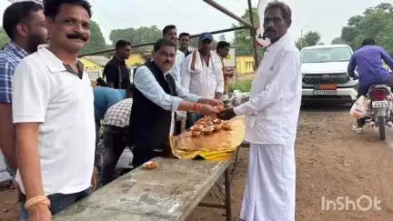 तोकापाल: तोकापाल में पनखा समाज द्वारा आयोजित संत कबीरदास जी की जयंती समारोह में चित्रकोट विधायक विनायक गोयल शामिल हुए