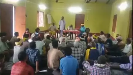 গোপীবল্লভপুর ১: আদিবাসী সম্প্রদায়ের একাধিক দাবিতে আন্দোলনের রুপরেখা তৈরি করতে ছাতিনাশোলে বৈঠক করল ভারত জাকাত মাঝি পারগানা মহল