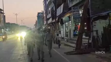 चायल: कस्बा मूरतगंज में एसपी ने किया पैदल मार्च, थाने का निरीक्षण कर लोगों से की मुलाकात