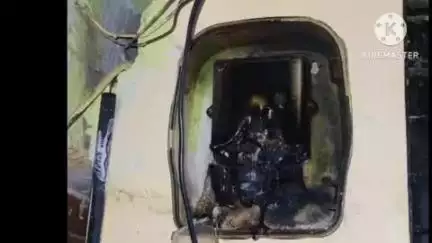 आष्टी: शॉर्टसर्किटमुळेऑलोपॅथिक दवाखान्याला लागली आग भारसवाडा येथील घटना लाखोचे नुकसान