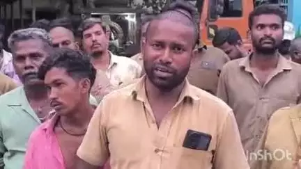 மதுரை தெற்கு: மாநகராட்சி குப்பை வண்டி  ஓட்டுநர்களுக்கு தனியார் ஒப்பந்த நிறுவனம் ஊதியம் வழங்கவில்லை என ஆர்ப்பாட்டத்தில் ஈடுபட்ட ஓட்டுனர்கள்