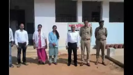 राजिम: गरियाबंद जिले के कलेक्टर और पुलिस अधीक्षक ने नशामुक्ति केन्द्र का किया आकस्मिक निरीक्षण
