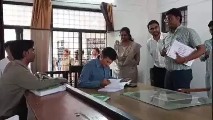 मंझनपुर: मण्डलायुक्त ने मंझनपुर तहसील में निस्तारण में देरी पर जताई सख्त नाराज़गी, तीन साल तक लंबित फाइलें, छह महीने में रिपोर्ट