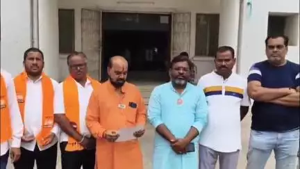 वाशिम: खताचा काळाबाजार करणाऱ्या कृषी सेवा केंद्रावर कारवाई करा, मनसेचे जिल्हाधिकाऱ्यांना निवेदन