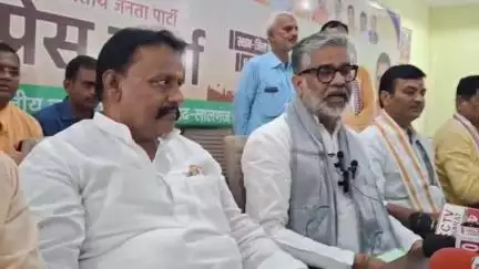 आज़मगढ़: सांसद नीरज शेखर ने कहा, गरीबों को छत और हर घर जल का वादा पूरा, देश में सड़कों का इंफ्रास्ट्रक्चर में क्रांति
