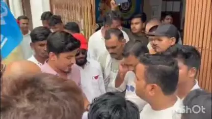 घोड़ाडोंगरी: शोभापुर में मुख्यमंत्री के काफिले के लिए तोड़ा गया बस स्टैंड, एनएसयूआई और युवा कांग्रेस ने किया विरोध
