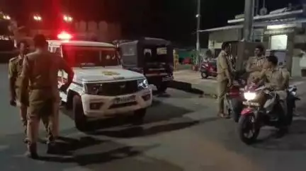 झांसी: झांसी के महारानी लक्ष्मीबाई मेडिकल कॉलेज के स्टाफ पर मरीज और उसके परिजनों को लहूलुहान करने का आरोप