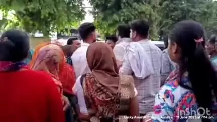 औरैया: सदर कोतवाली क्षेत्र के मोहल्ला सत्तेश्वर निवासी शिक्षक ने संदिग्ध परिस्थितियों में लगाई फांसी, डॉक्टर ने किया मृत घोषित