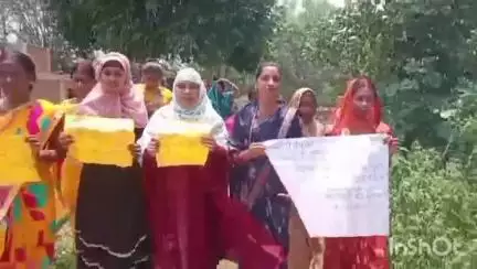 नौडीहा बाज़ार: सरईडीह सीएलएफ भवन में जेएसएलपीएस समूह की दीदी व बीपीएम ने नशामुक्ति की शपथ ली