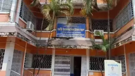 মেখলিগঞ্জ: মেখলিগঞ্জে এক গ্রাম পঞ্চায়েত মহিলা কর্মীর শ্লীলতাহানির অভিযোগ, অভিযুক্ত পলাতক