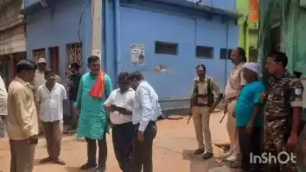 कर्माटांड /विद्यासागर: कर्माटांड़ बाजार में जिला प्रशासन ने अतिक्रमण हटाओ अभियान चलाया, ज़मीन की मापी की गई