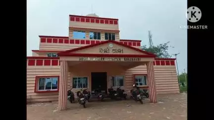 ନର୍ଲା: ମାଣ୍ଡେଲ ଗ୍ରାମ ଠାରେ ଦୁଇ ଯୁବତୀ ଙ୍କୁ କମ୍ମେଣ୍ଟ ମାରିବା ଘଟଣା କୁ ନେଇ ଆଜି ଉଭୟ ପକ୍ଷ ଙ୍କ ମଧ୍ୟରେ ଆପୋଷ ବୁଝାମଣା ହୋଇଥିବା ସୂଚନା