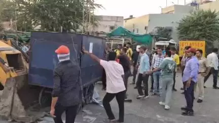 नसीराबाद: वैशाली नगर में नगर निगम ने कार्रवाई करते हुए धूप में रखे मीट के तेलों को हटाया, देखें वीडियो खबर