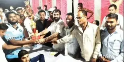 चितरंगी: सीजन-2 क्रिकेट मैच के फाइनल में सरई क्षेत्र के महुआगांव की टीम बनी विजेता