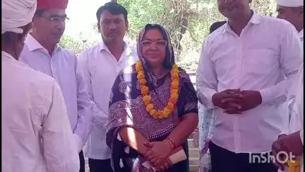 દાંતીવાડા: આકોલી ગામના સરપંચ સમરસ થતા આકોલી ની ગૌશાળામાં 51000હજાર રૂપિયાનો દાન આપ્યું.