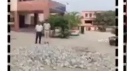 बनकटवा: थाने में जब्त 1086 लीटर शराब को किया गया नष्ट