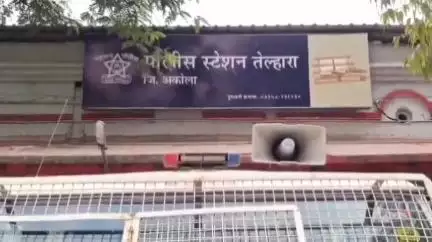 तेल्हारा: पोलीस ठाण्याच्या हद्दीतील दापुरा परिसरात धारदार शस्त्र घेऊन फिरणाऱ्या दोघांना पोलिसांनी घेतले ताब्यात