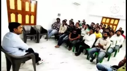 পাত্রসায়র: বিষ্ণুপুর সাংগঠনিক জেলা তৃণমূল কংগ্রেসের উদ্যোগে তৃণমূলের সোশ্যাল মিডিয়ার কর্মীদেরকে নিয়ে গুরুত্বপূর্ণ আলোচনা সভা