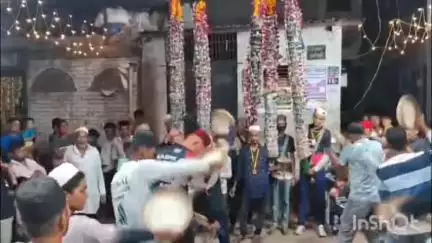 ડભોઇ: ડભોઇ ના જુની ગાદી કડિયાવાડ મહોલ્લા માંથી સંદલ ઉર્ષ શરીફ પ્રસંગે ભવ્ય જુલૂસ કાઢવામાં આવ્યું.