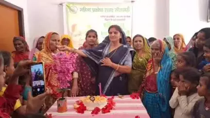 रुन्नी सैदपुर: रुपौली में बिहार के पूर्व मुख्यमंत्री के जन्मदिन पर दलित बस्ती के बच्चों में मिठाई बांटी गई