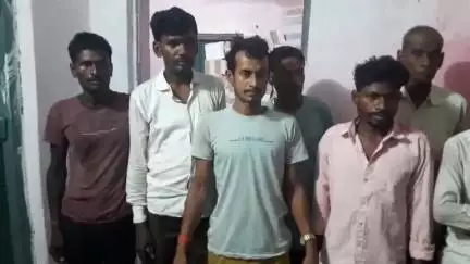 अरवल: उत्पाद विभाग की पुलिस ने अलग-अलग जगहों से 35 लीटर शराब के साथ सात लोगों को गिरफ्तार किया, बाइक जब्त