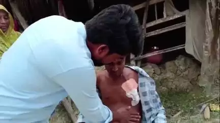 সাগর: সাগরের একটি ছেলের দুটি কিডনি নষ্ট হওয়ার ছেলেটির পাশে এসে দাঁড়ালো সাগরের বিশিষ্ট সমাজ সেবীরা