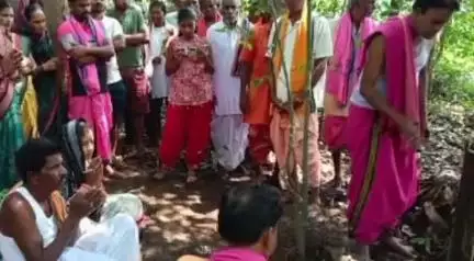 ଲାଞ୍ଜିଗଡ: ଗୋପାଳପୁର ପୁଞ୍ଜି ପଡାଠାରେ ନବନିର୍ମିତ ରାଧାକୃଷ୍ଣ ମନ୍ଦିରର ରତ୍ନମୁଦ କାର୍ଯ୍ୟକ୍ରମ