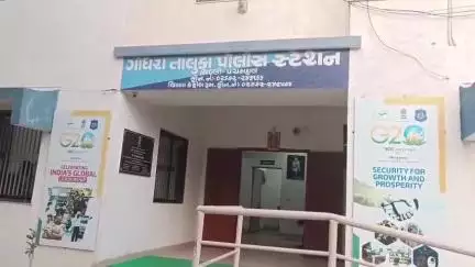 ગોધરા: વેગનપુર ગામે ખેતરની ફરતે બનાવેલી વાડ કેમ સળગાવવાનું કહેનાર વૃદ્ધને એક ઈસમે માર માર્યો હતો