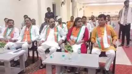 गढ़ाकोटा: पूर्व मंत्री पँ गोपाल भार्गव ने पत्रकार वार्ता में मोदी सरकार के 11 वर्ष की उपलब्धियां गिनाईं
