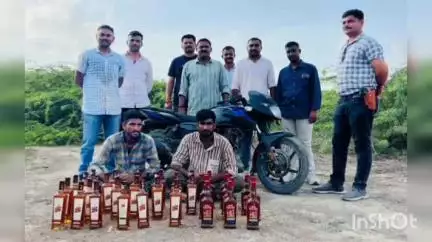 ઓખામંડળ: દ્વારકા જીલ્લાના વરવાળા ગામેથી ઇંગ્લિશ દારૂ ના જથ્થા સાથે બે ઝડપાયા