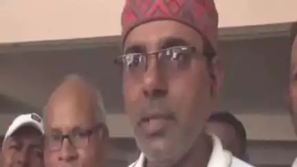 आज़मगढ़: प्रयास संगठन के कार्यकर्ताओं ने जिले से निजामाबाद जाने वाले क्षतिग्रस्त मार्ग को बनवाने की मांग की, डीएम को सौंपा ज्ञापन
