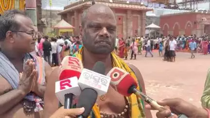 ପୁରୀ ମ୍ୟୁନିସିପାଲଟି: ଚୁନରା ସେବକଙ୍କ ମୁହଁରେ କଳା । ଗର୍ଭ ଗୃହ କଳା ଛଡାଇ ଫେରିଲେ ଚୁନରା ସେବାୟତ, ସିଂହଦ୍ୱାର ଠାରେ ସୂଚନା ଦେଲେ l