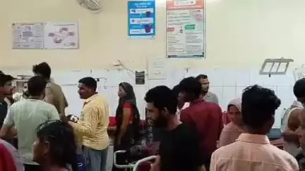 मिश्रिख: शाह महोली में पति से विवाद के बाद नाराज पत्नी ने खाया जहरीला पदार्थ, पति ने पहुंचाया अस्पताल