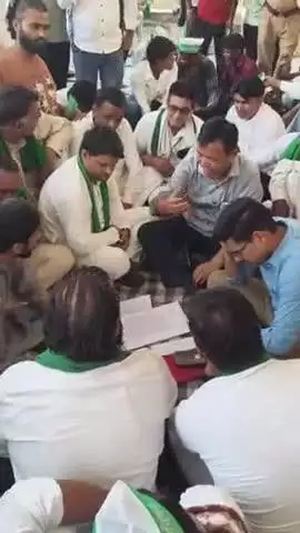 भारतीय किसान यूनियन आजाद संगठन के कार्यकर्ताओं ने किसानों की समस्याओं को लेकर तहसील कार्यालय में किया धरना प्रदर्शन