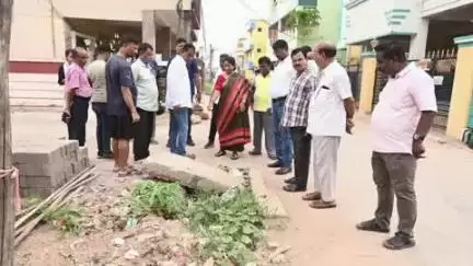 ଭୁବନେଶ୍ବର ମ୍ୟୁନିସିପାଲଟି କର୍ପୋରେସନ: ଜାଗମରାସ୍ଥିତ ମଲ୍ଲିକ କମ୍ପ୍ଲେକ୍ସ ପରିଦର୍ଶନ କରି ବିଭିନ୍ନ ସ୍ଥିତି ପରଖିଲେ ଭୁବନେଶ୍ୱର ମେୟର ସୁଲୋଚନା ଦାସ