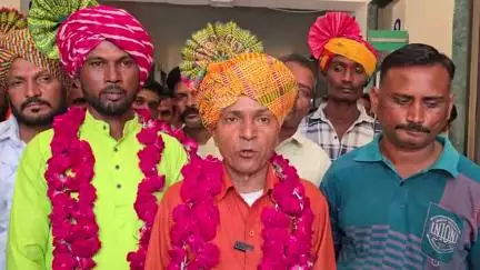 શહેરા: હોસેલાવ ગ્રામ પંચાયતમાં પ્રથમ વખત ચુંટણી લડનાર અમરસિંહ ખાંટ સરપંચ પદે બિનહરીફ,આખી પંચાયત બોડી પણ બિનહરીફ