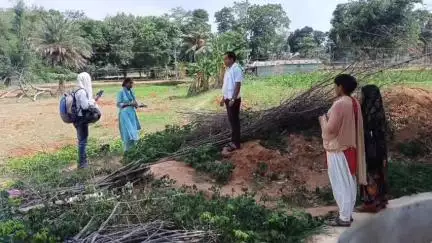 भंडरा: भंडरा भीठा पंचायत में चल रही विकास योजनाओं का बीडीओ ने किया निरीक्षण, ग्रामीणों से ली प्रतिक्रिया