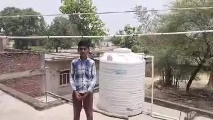 प्रतापगढ़: विरौती गांव में छत के ऊपर से जा रहे विद्युत तार को हटाने के लिए ग्रामीणों ने डीएम से की शिकायत
