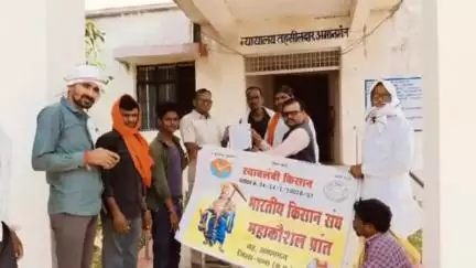 अमानगंज: अमानगंज तहसील कार्यालय में किसानों ने तहसीलदार को ज्ञापन सौंपा