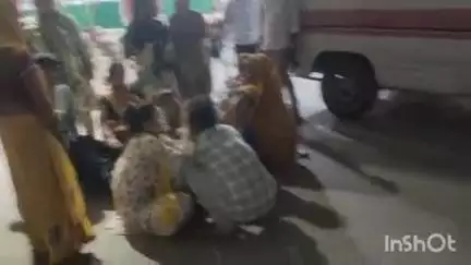 सिरसागंज: नगला कान्स रोड पर छोटा हाथी वाहन की टक्कर से बाइक सवार व्यक्ति की मौत, पत्नी घायल