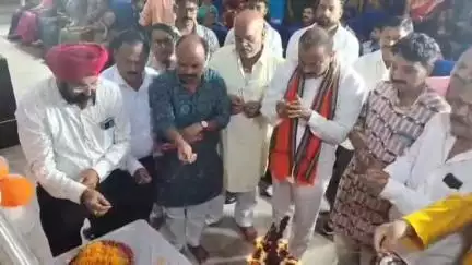 ବରଗଡ: ବିଜୁ ପଟ୍ଟନାୟକ ଟାଉନ ହଲ ଠାରେ ଅନୁଷ୍ଠିତ ସମ୍ବର୍ଦ୍ଧନା କାର୍ଯ୍ୟକ୍ରମରେ ଯୋଗଦେଲେ ବିଧାୟକ