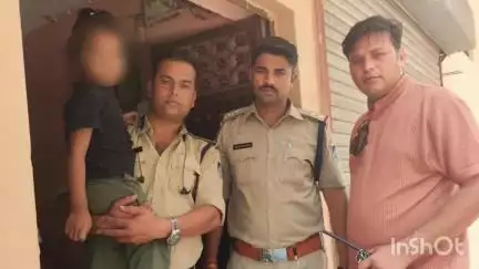अशोक नगर: दीपेश कॉलोनी से लापता 7 साल की बच्ची को पुलिस ने एक घंटे में ढूंढकर परिजनों को सौंपा
