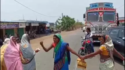 घंसौर: मेहता ग्राम में जल समस्या को लेकर ग्रामीणों ने किया चक्का जाम, अधिकारियों की समझाइश के बाद माने #jansamasya