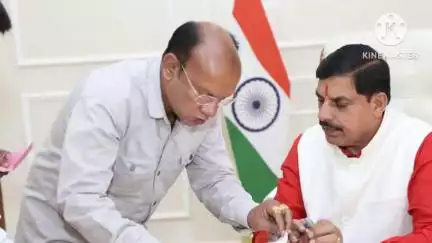 अमरवाड़ा: अमरवाड़ा विधायक कमलेश प्रताप शाह ने मुख्यमंत्री मोहन यादव से मुलाकात कर विधानसभा के लिए सड़कों की सौगात दिलवाई