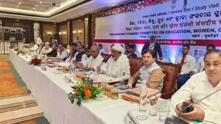 बनखेड़ी: बनखेड़ी: सांसद दर्शन सिंह चौधरी महिला एवं बाल विकास मंत्रालय के अध्ययन दौरा में हुए शामिल