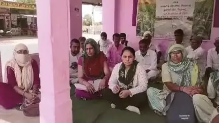 सूरजगढ़: लाल चौक पर 527वें दिन भी किसानों का धरना जारी, गुरुवार को कलक्ट्रेट पर किसान अपनी विभिन्न मांगों को लेकर करेंगे प्रदर्शन