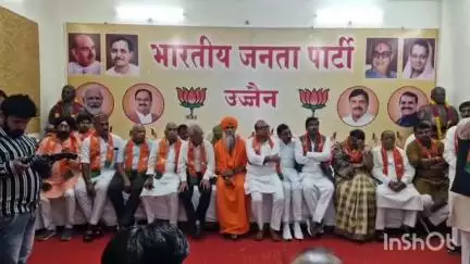 फ्रीगंज स्थित भाजपा संभागीय कार्यालय में प्रदेश अध्यक्ष विष्णु दत्त शर्मा ने प्रदर्शनी का शुभारंभ किया